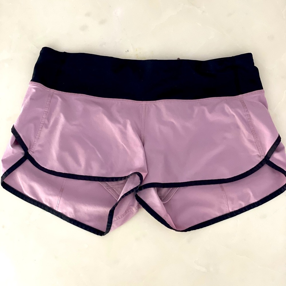 Lululemon Speed Short Low Rise  2.5” length Size 6